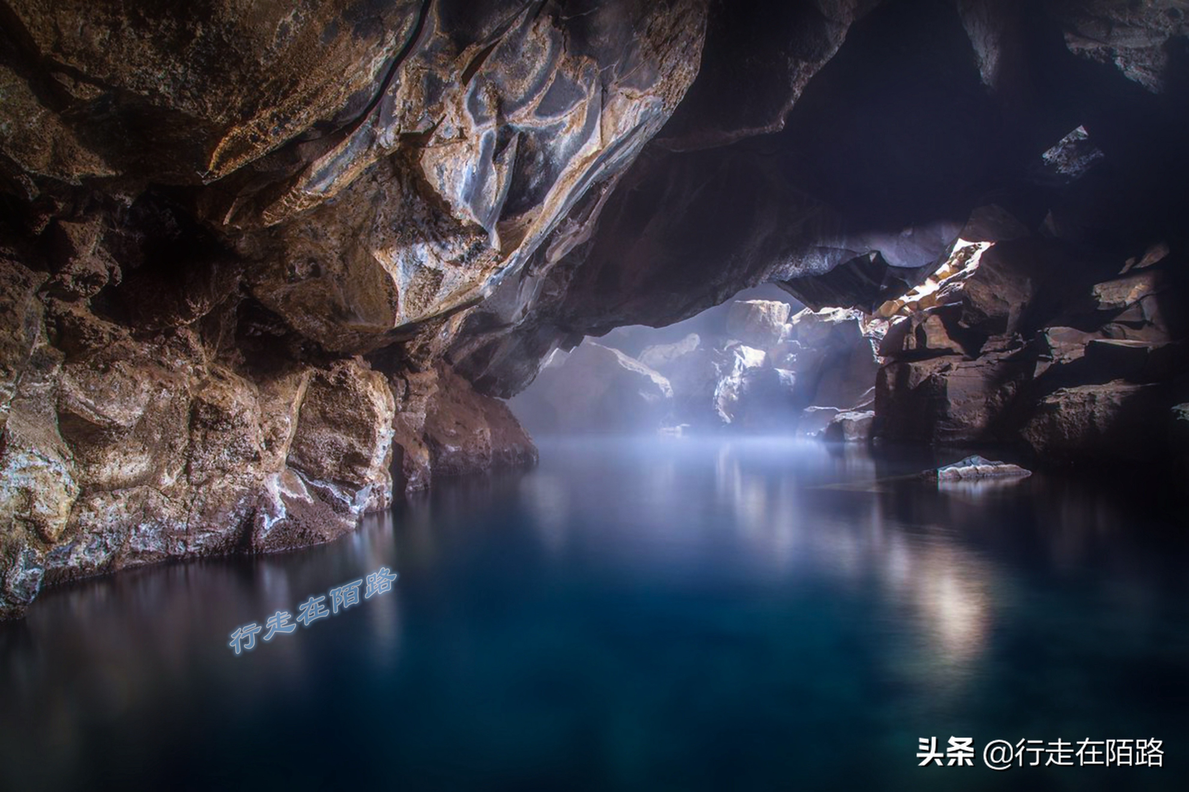 世界杯夏天旅游(冰岛自驾游（下）：看极光吃北极龙虾，火山温泉洞里能泡澡)