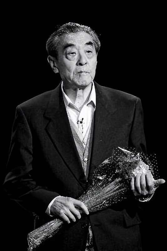 濮存昕“消失”的九年：丧弟又丧父，晚年不再演戏，只想照顾母亲