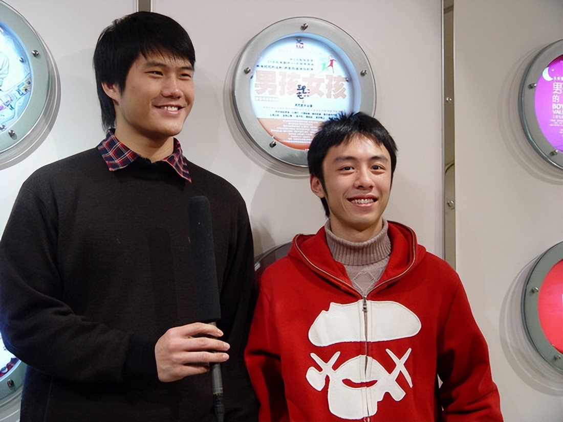 “网红鼻祖”后舍男孩：曾凭“对口型”火爆全网，如今怎么样了？