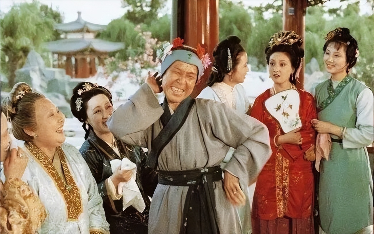 东方闻樱本色出演《红楼梦》，女孩都不和她玩，只和陈晓旭关系好