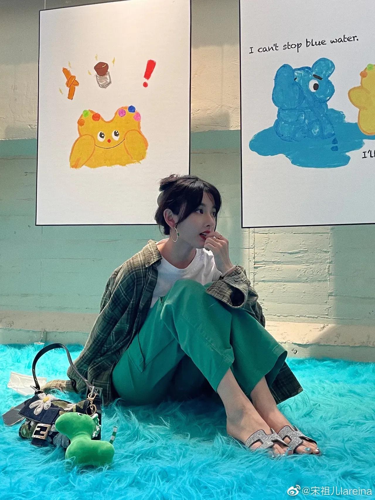 张天爱、杨幂杂志大片，清纯唯美，炫彩多姿