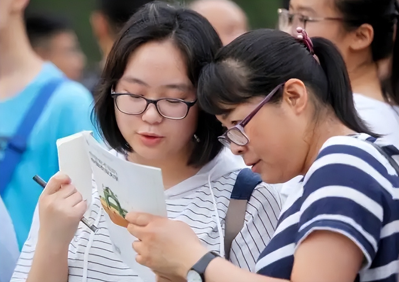 教师有福了，部分教师可享受绿色通道，凭借工龄直接评定职称