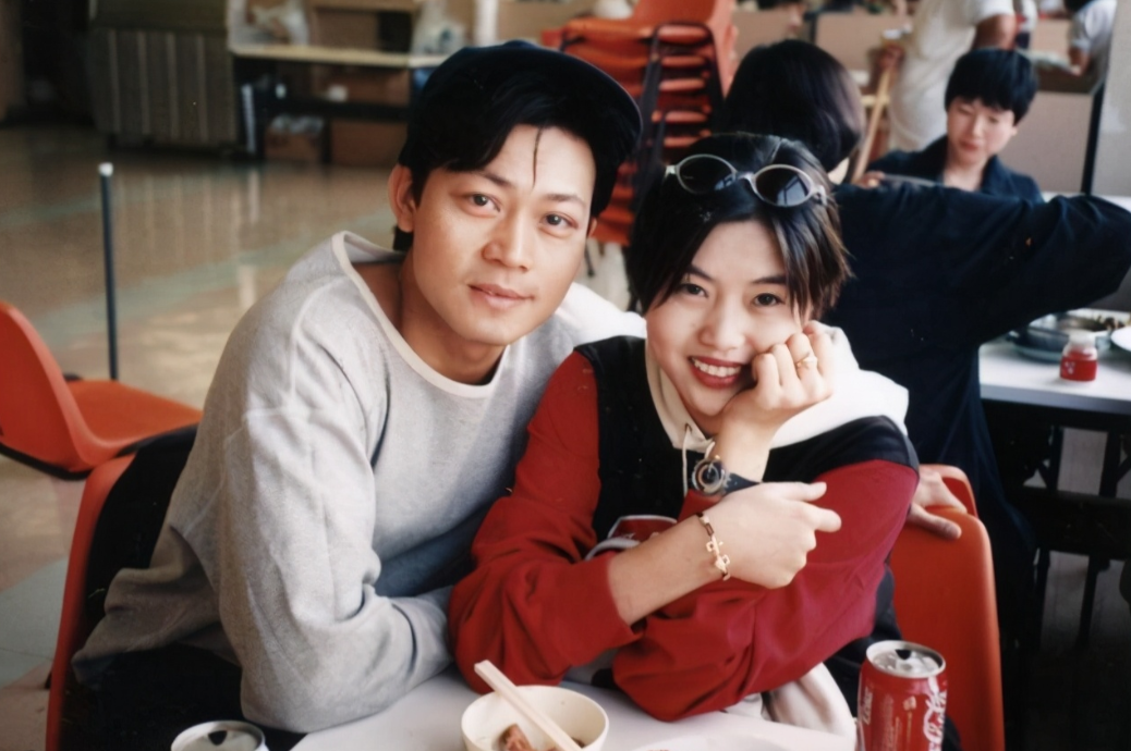 曾伟权一生未娶，59岁病逝无子女送终，生命最后与一只小狗相伴