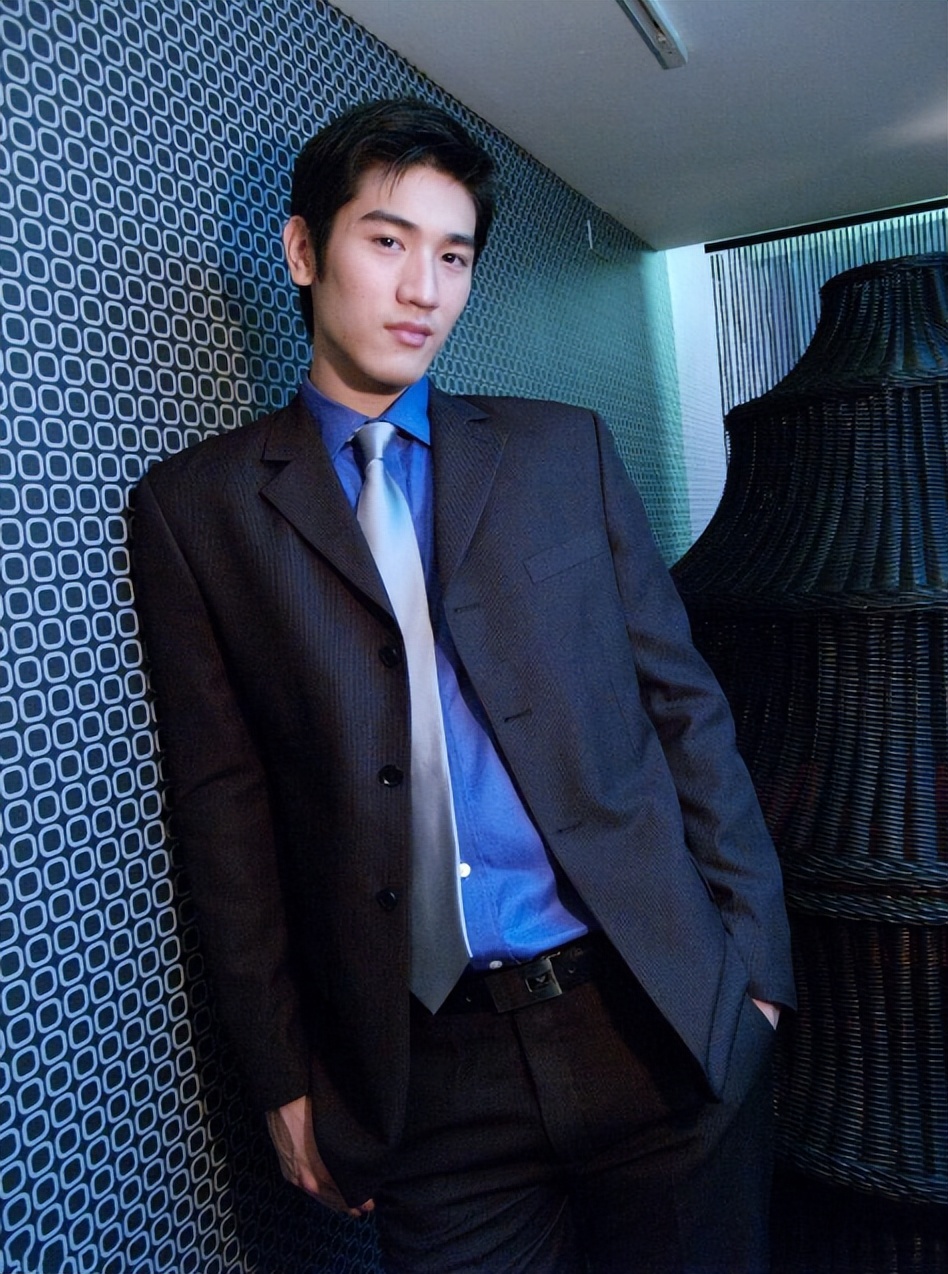 高以翔去世3年后:高妈瘦脱相,高爸头发斑白,女友也已另结新欢