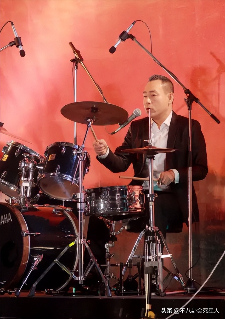 明明长得不帅，却吸引力爆棚，这5位男演员证明“丑男也有春天”