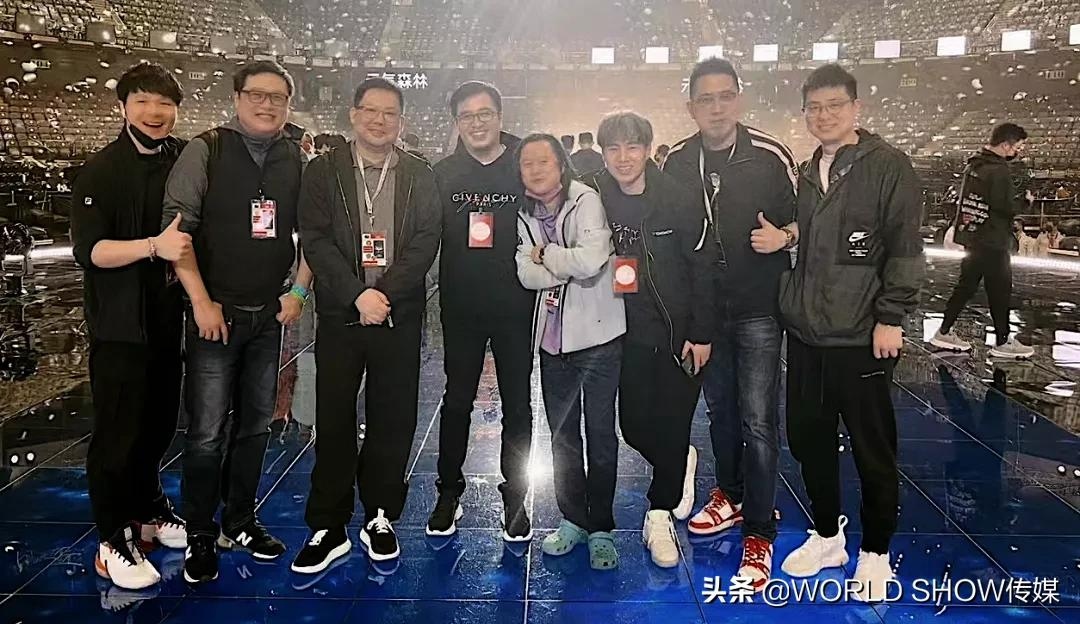 江苏卫视2022跨年演唱会:“星球”天幕锻造璀璨星辰