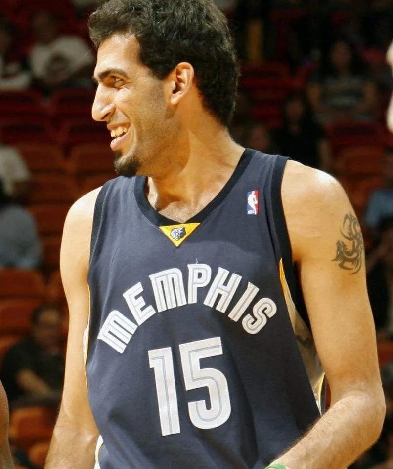 伊朗篮球后卫(宝刀不老!37岁伊朗中锋哈达迪,将与四川男篮再续约一年)