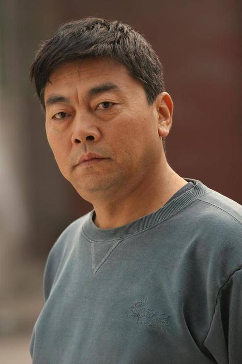 李靖飞：凭两段戏打动导演，61岁时患脑溢血，陆树铭为他筹款治病