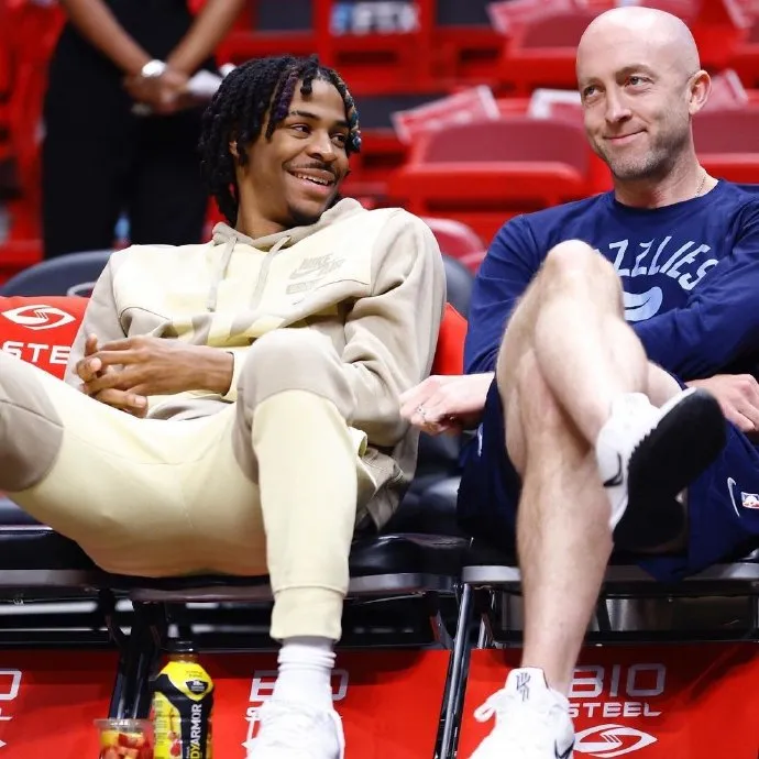 詹姆斯20 10 11（里程悲！20+10+11！詹姆斯100次三双！全场22次失误打毛啊）