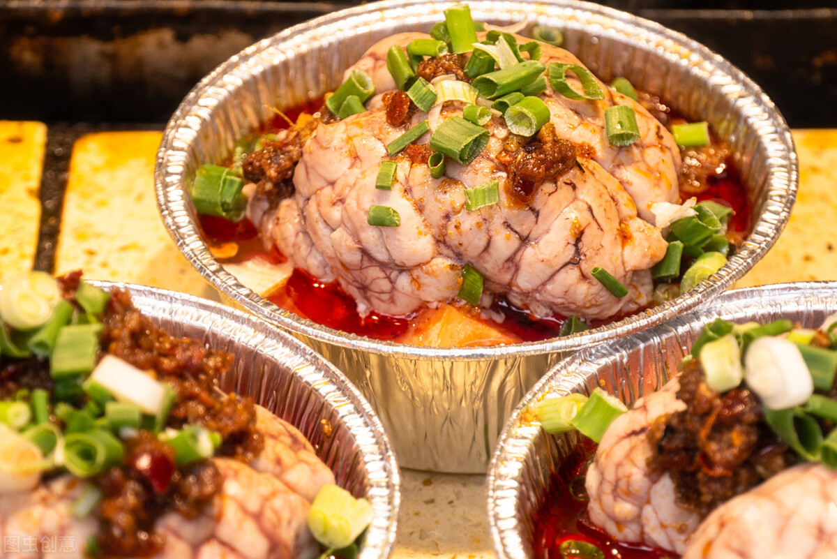 重庆街头的烤脑花你吃过吗?