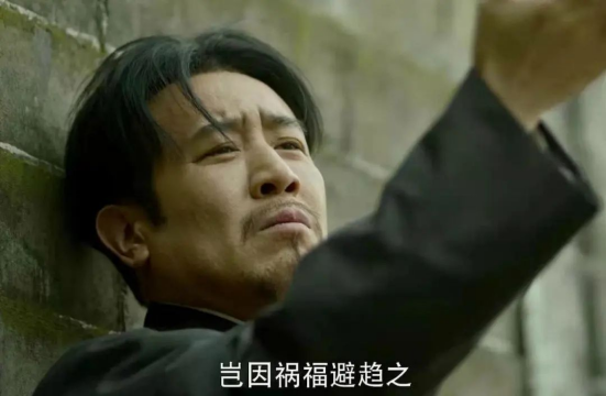 “大器晚成”于和伟：母亲反对他演戏，姐姐卖钢琴送他去戏剧学院