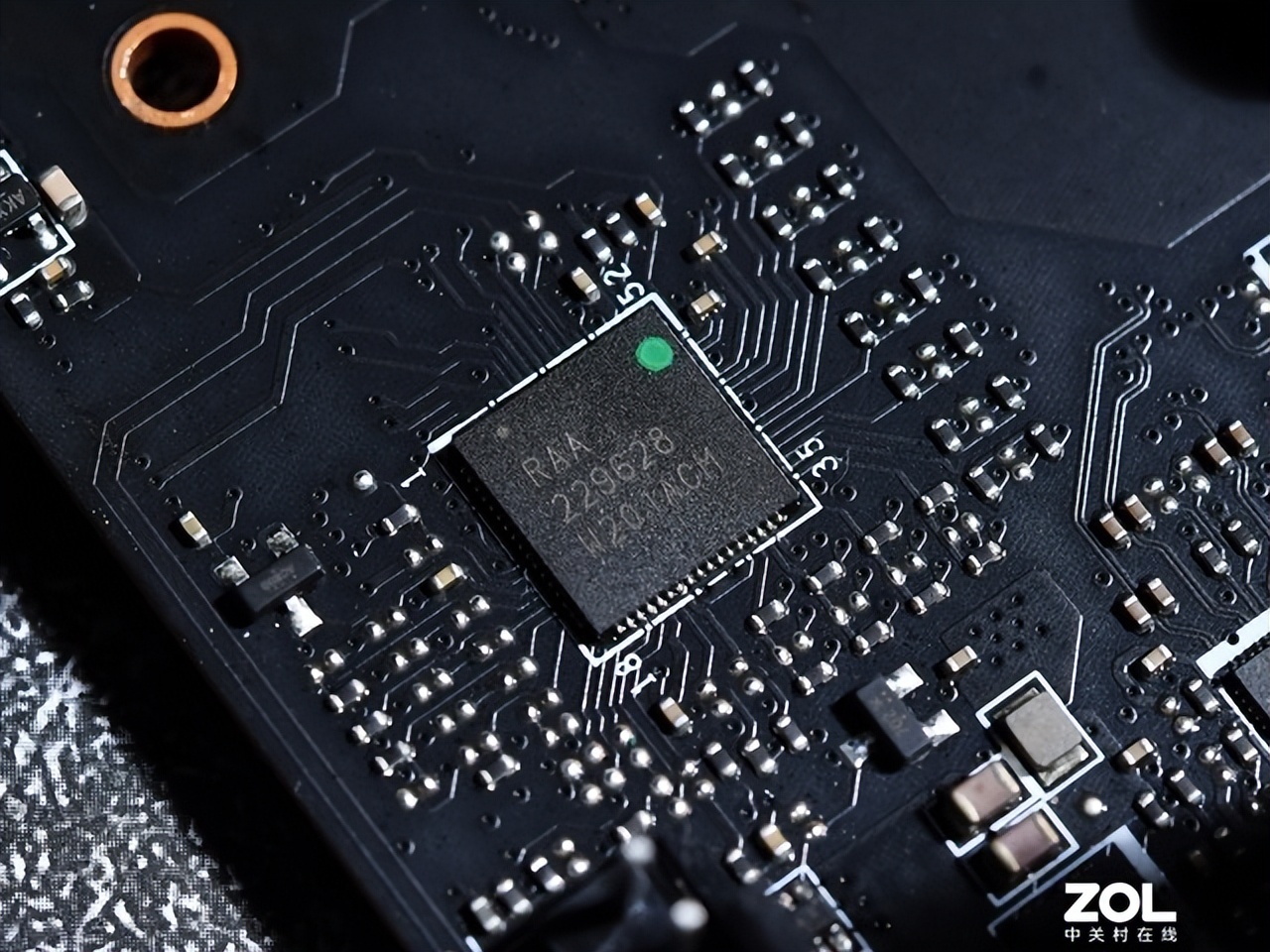 堆料超神 微星meg x670e godlike主板评测