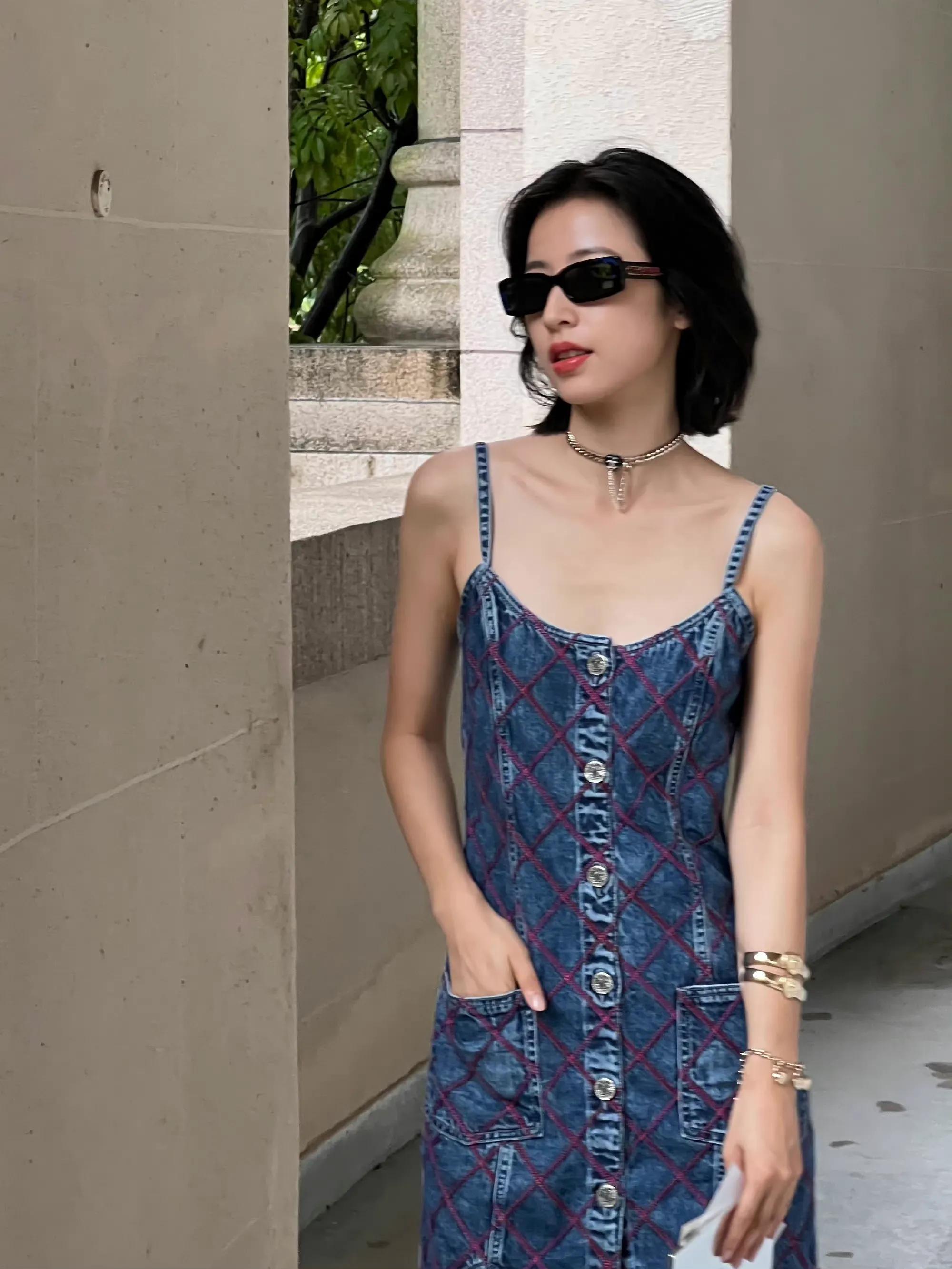 周雨彤牛仔吊带裙