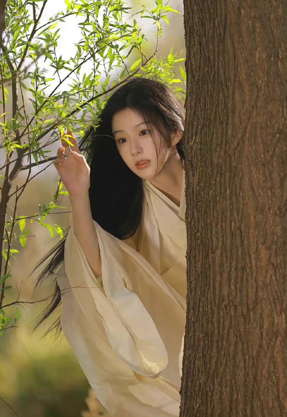 02年小花包上恩的古装造型，有一种别样的美，柔情似水，佳期如梦