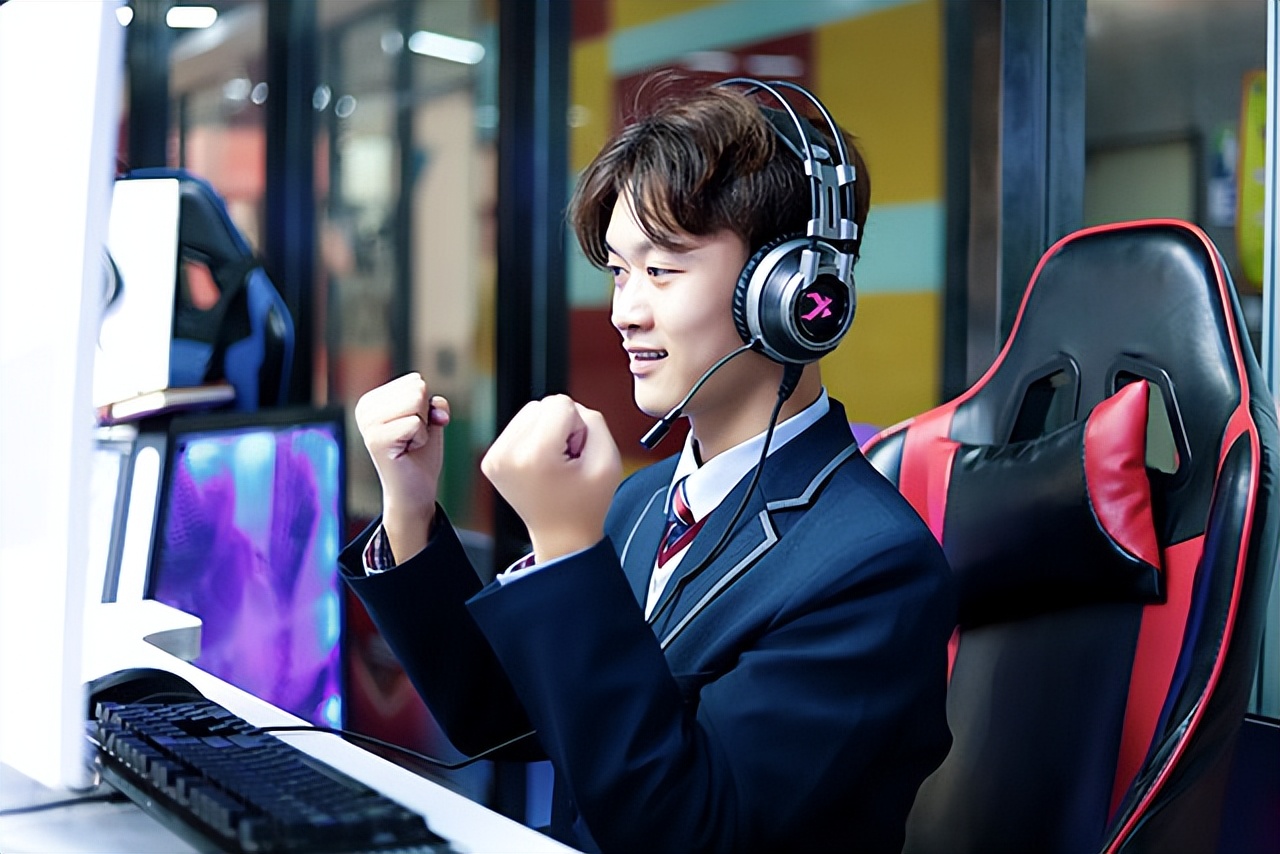 山西新华电竞学院（电竞学校主要学什么内容？学电竞有前景么？）-趣拿体育