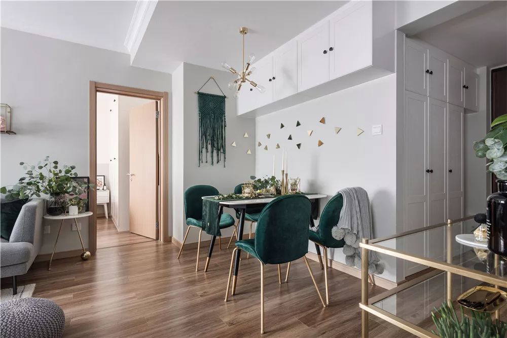 70㎡轻奢北欧风，舒适的色彩搭配，营造简约而又精致的复古气息