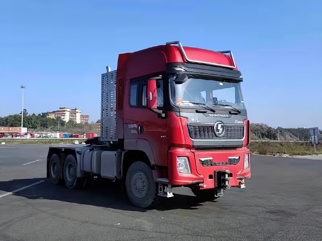 解放鹰途/陕汽德龙上新车公告 最大660马力配奥威/西安康明斯15l机