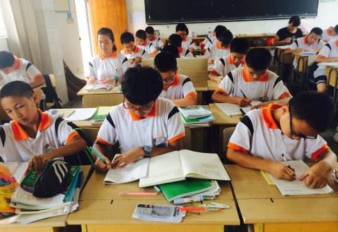 冬季课后服务面临“尴尬”，部分地区已宣布暂停，费用如数退回