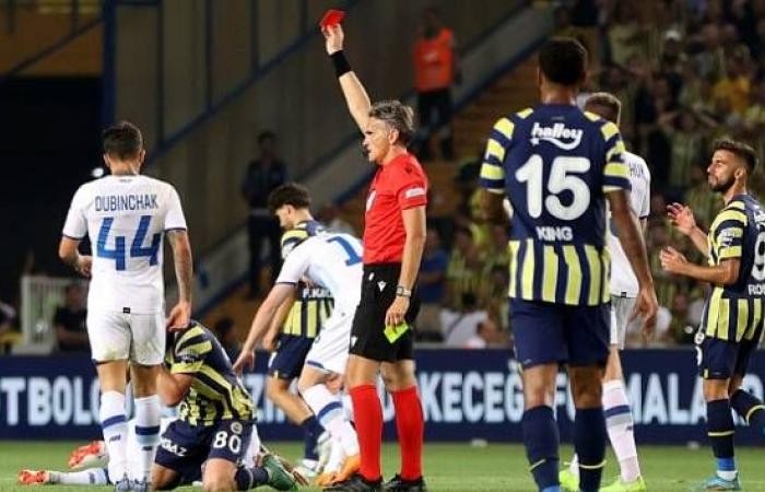 欧冠面对基辅迪纳摩，土耳其球迷全场高喊“普京”，却最终被绝杀