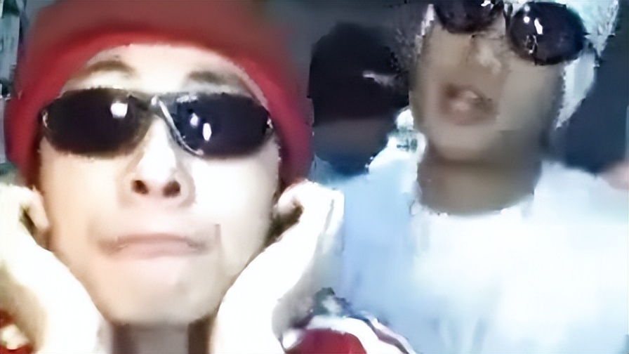 “网红鼻祖”后舍男孩：曾凭“对口型”火爆全网，如今怎么样了？