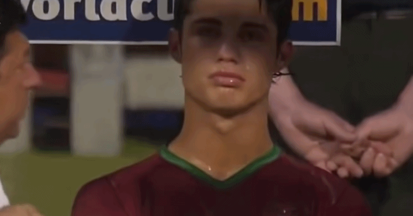 06世界杯荷兰对葡萄牙全场视频（世界杯史上最疯狂的比赛，荷兰葡萄牙上演全武行！C罗被踢哭退场）