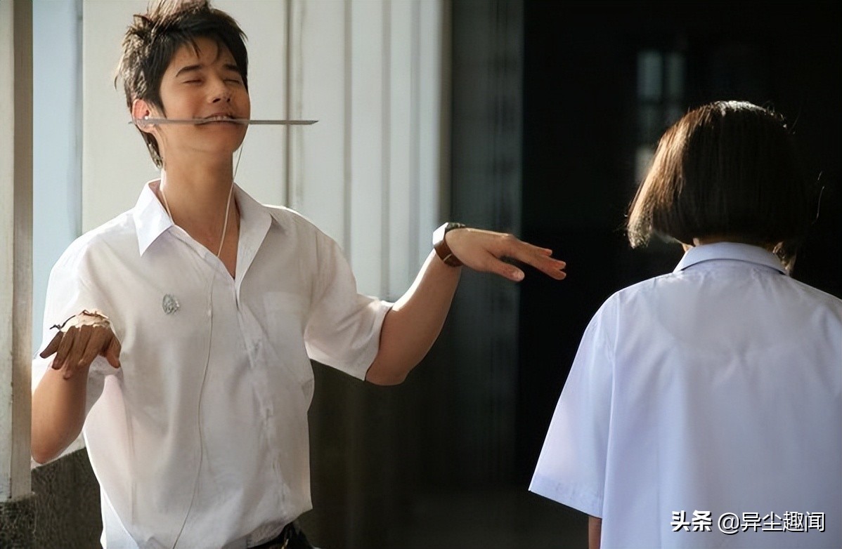 《初恋那件小事》学长帅气爆红，33岁熟男被封泰国金城武近照曝光