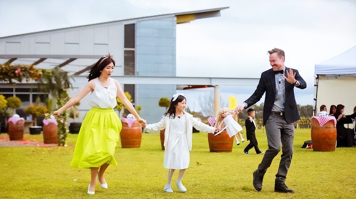 黄嘉千夏克立离婚