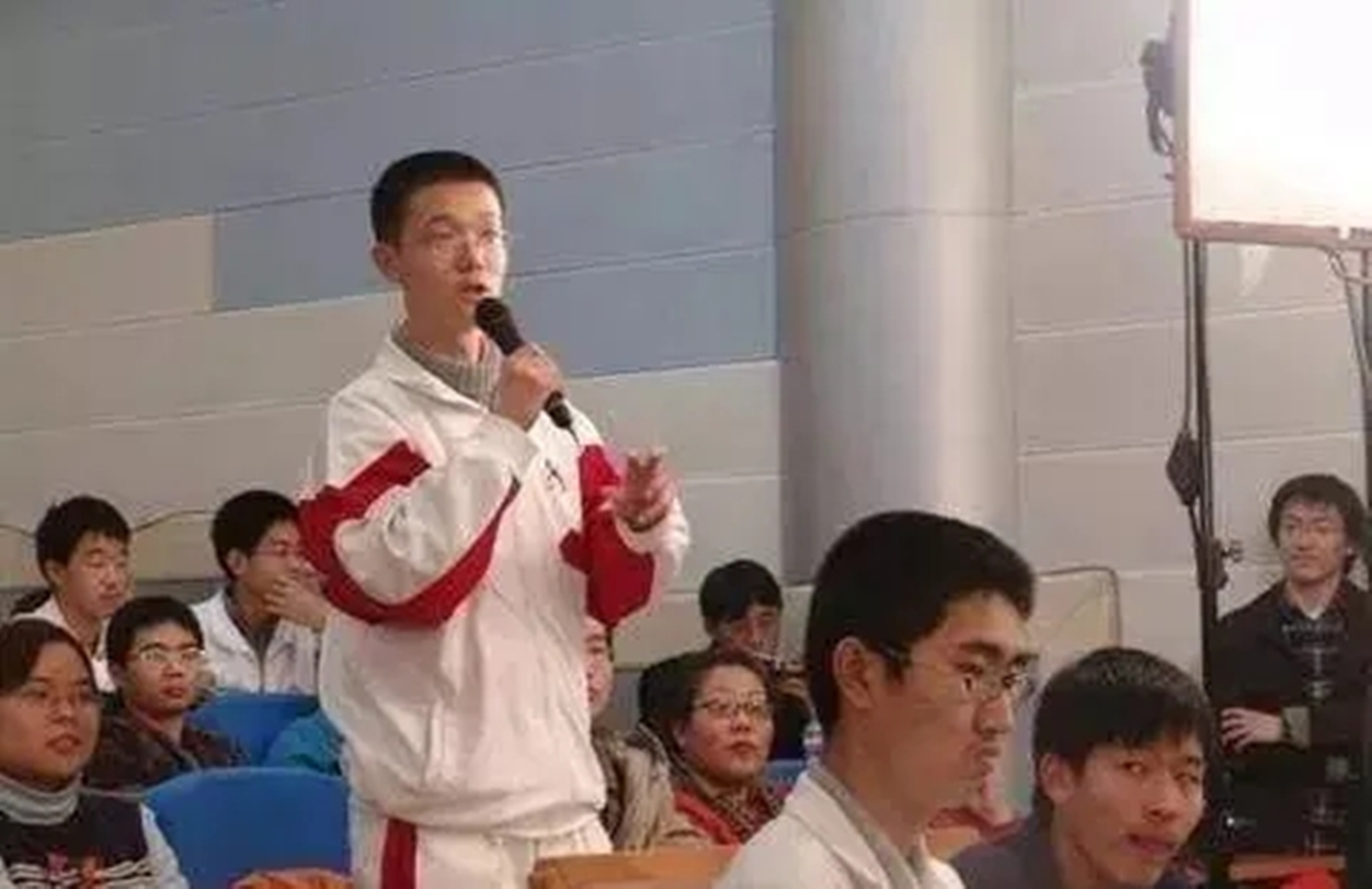 2010年高考成绩703分的李泰伯，被11所美国大学拒收后，结局如何