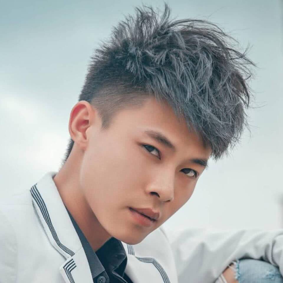 从一无所有到人生赢家,许华升表白小美失败,因爷爷离世被骂不孝