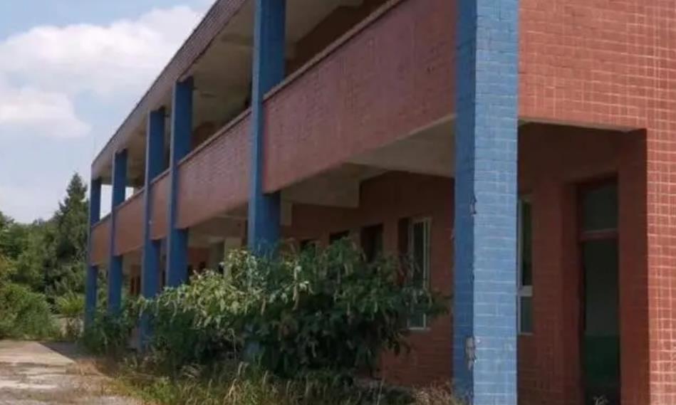 古天乐捐赠的希望学校逐渐荒废，为什么会出现这种现象？原因很多