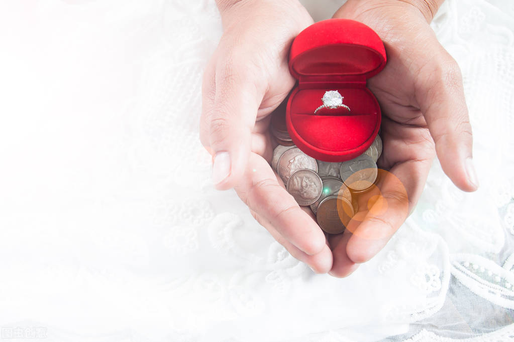 执子之手，与子偕老。一生相伴，风雨同舟