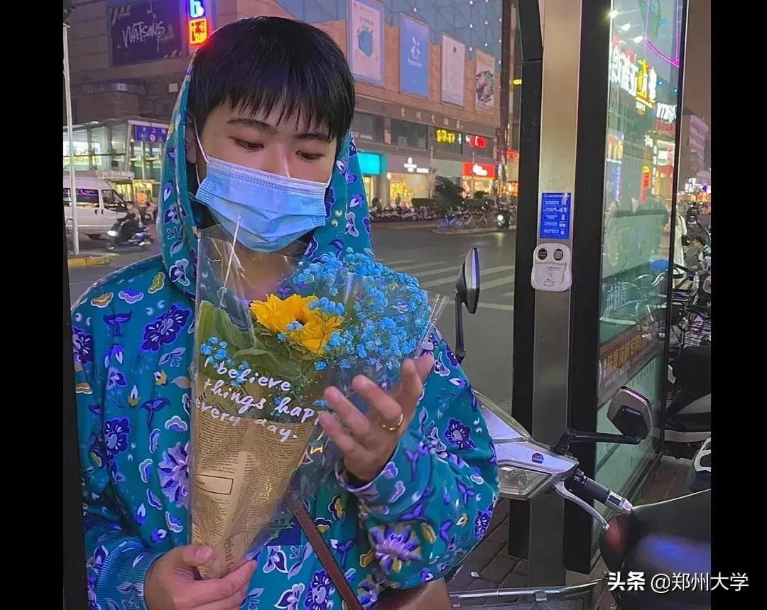 追梦故事 | 寻光追梦，用青春谱写奋斗的歌曲