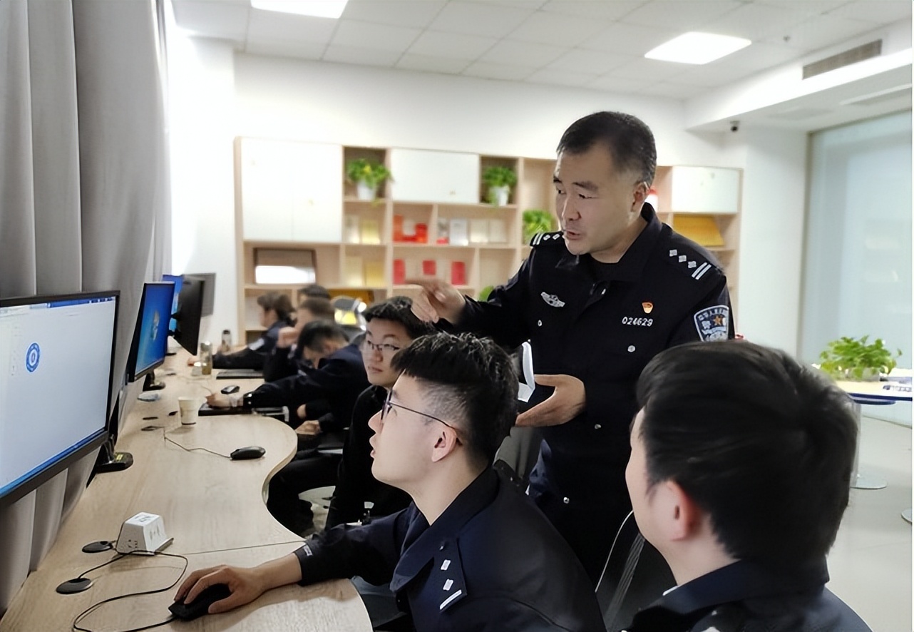 【践行总要求·五年成绩单】安徽：警星闪耀映江淮 铸魂砺剑护平安