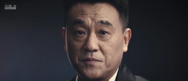 将演说家何冰推到了风口浪尖,更有不少非理性的观众人到何冰的个人