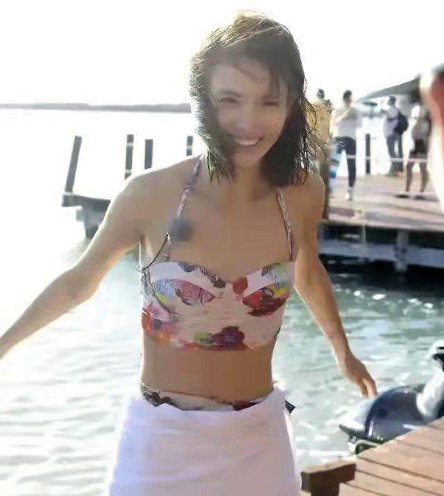 “被高估”的5位女演员，赚钱赚到手软，有人却拿不出像样的作品