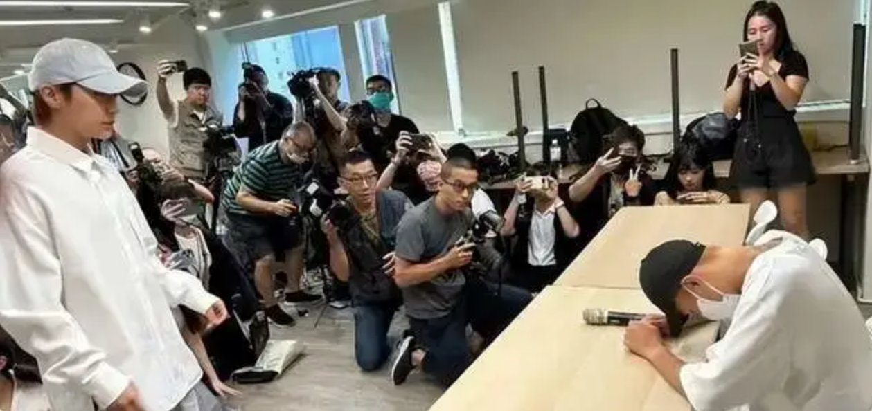 "人前一套,人后一套",明星们的"虚伪"面具,终究戴不住了!