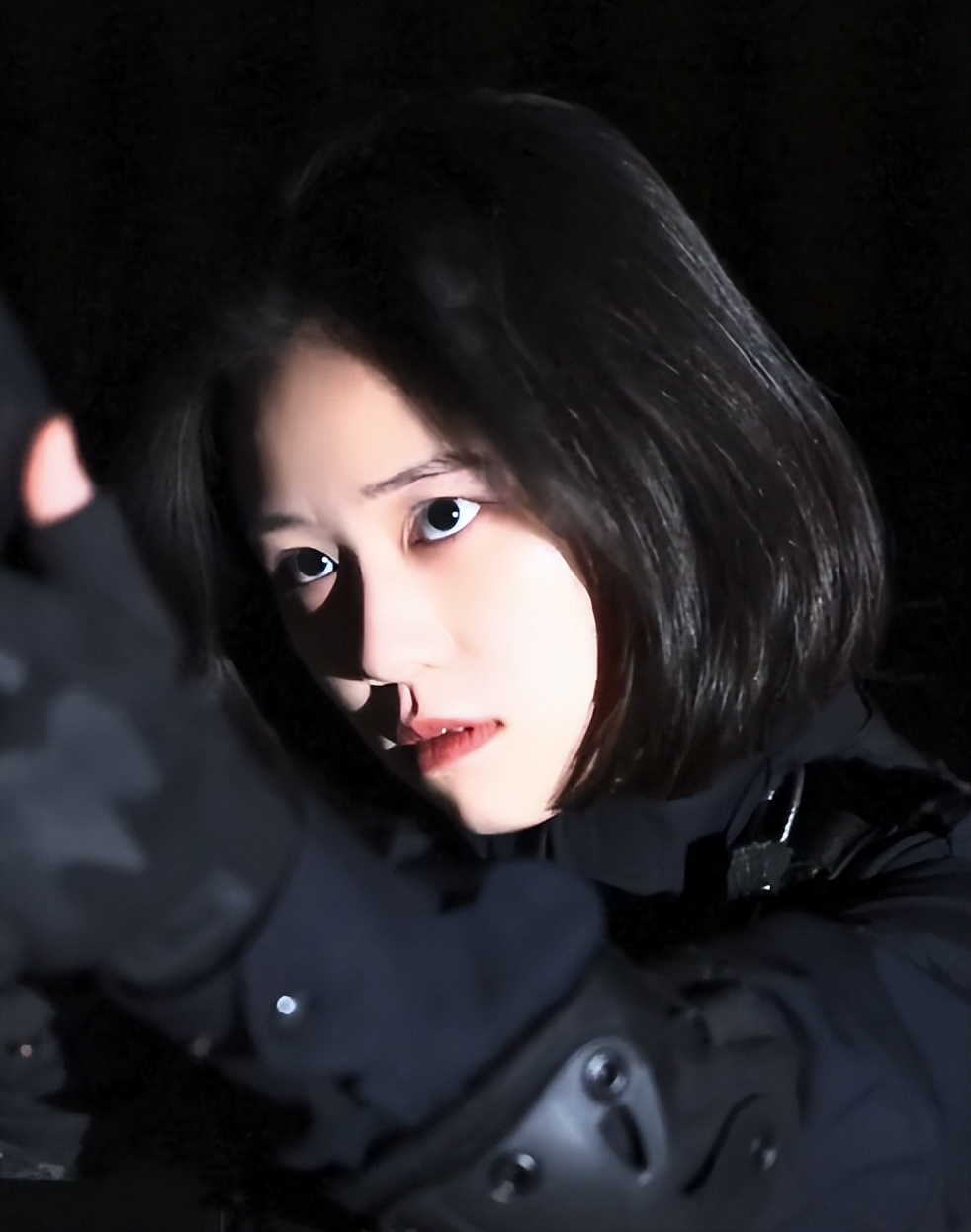 纯真萌妹竟是公安校花，才貌双全又美又飒，简直是行走的招生简章