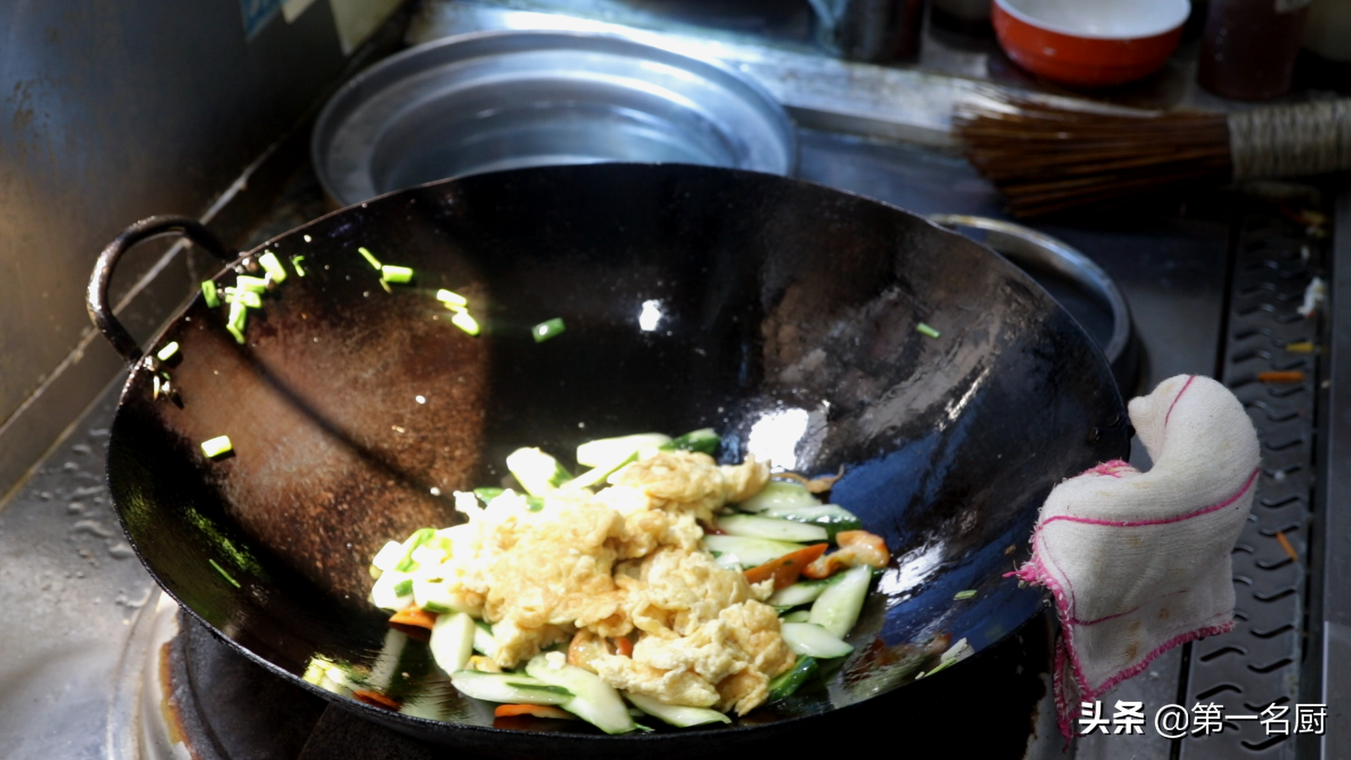 春天干燥易上火，建议多吃6种降火食物，做法简单又营养，真好吃