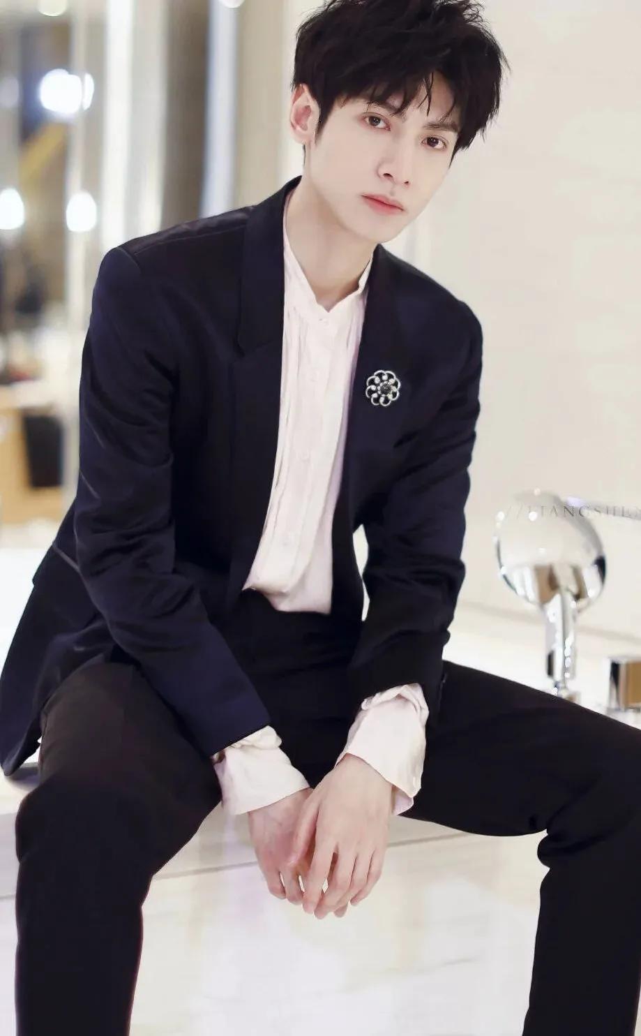 男明星谁穿西装最帅？最后一个直接封神