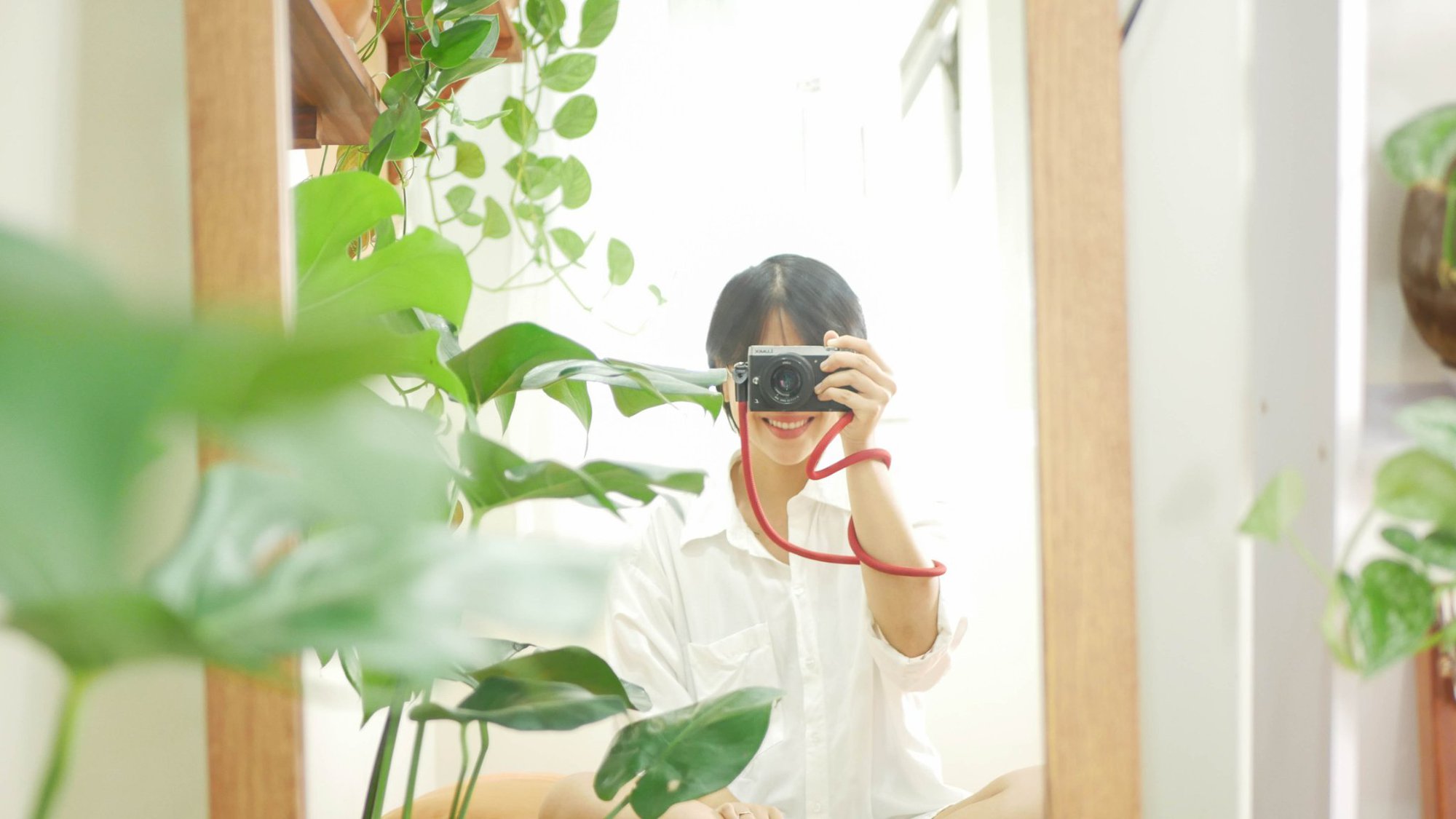 90后女孩，花3000块将昏暗的8平方米臥室，改造成别具一格的房间