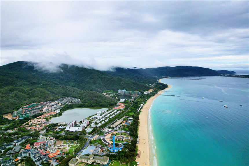 自驾海南，探寻雨林秘境，黎族村落到茶园深处，4天3晚游玩全攻略