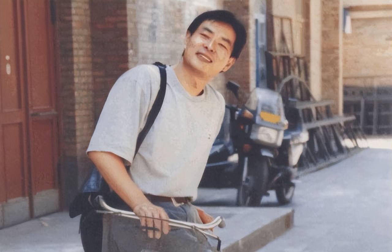 濮存昕“消失”的九年：丧弟又丧父，晚年不再演戏，只想照顾母亲