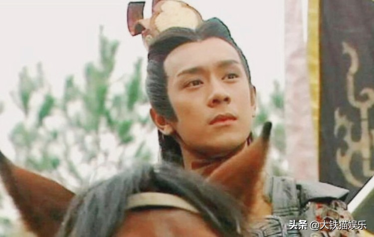 年轻时玉树临风，中年颜值垮了一地，这7位男神亲手砸了童年滤镜