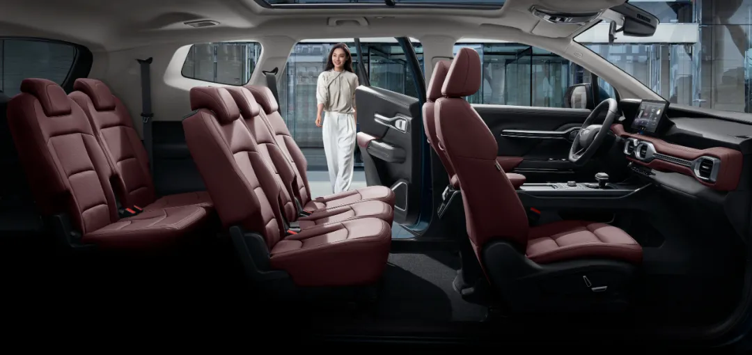 顶配13.96万元的真7座SUV,吉利豪越除了大还有什么?