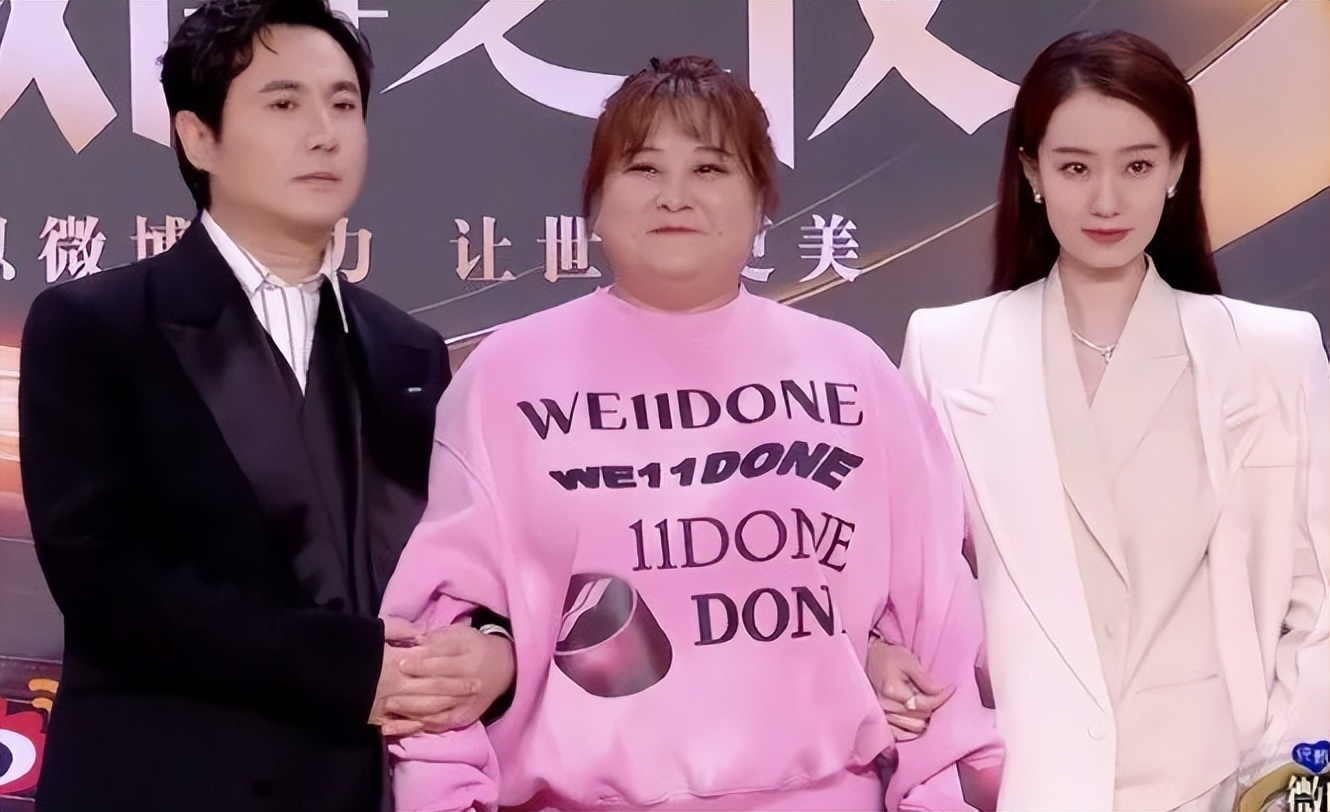 闫妮的“大妈味”、赵丽颖的“土气”，这8位女星，如今判若两人