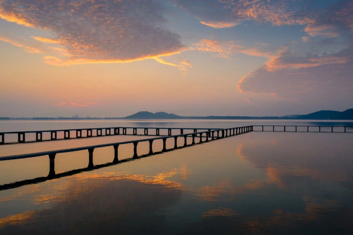 毛主席亲临视察！湖北这所高校：从“中国最美”走向“世界第一”，霸气十足！