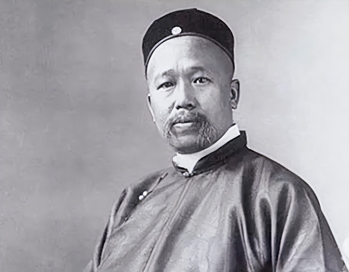 大伯是光绪，奶奶是慈禧，他却非常低调地活到2015年