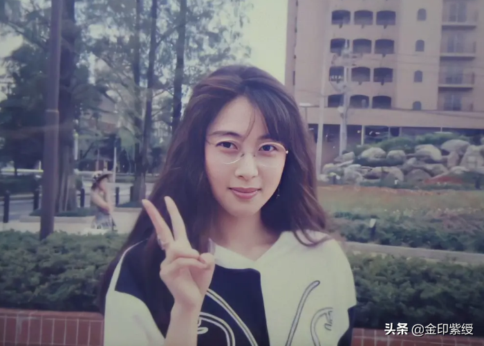 美貌与才华并重的日本国民歌手：坂井泉水