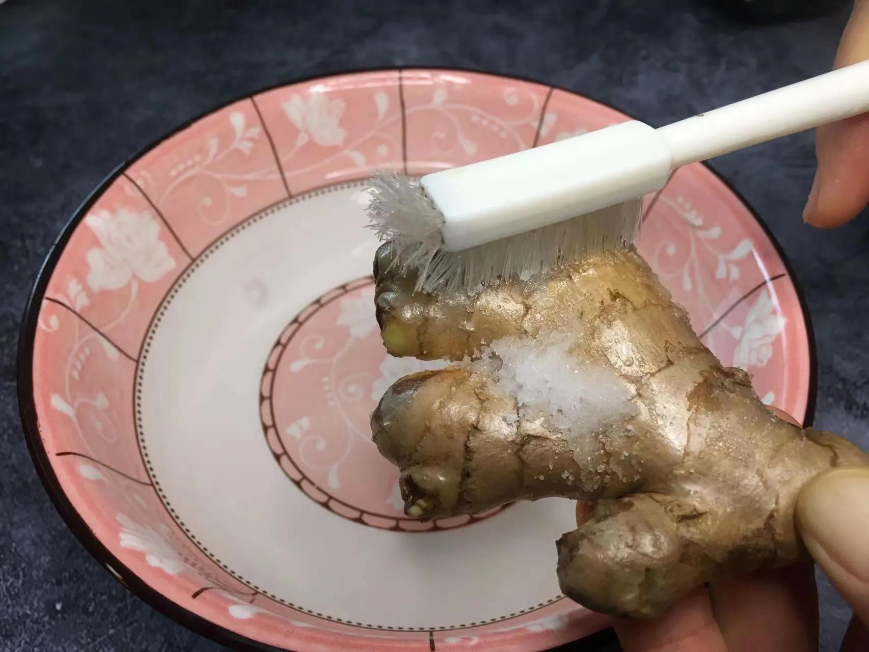 燕麥米和生薑炒一炒，沒想到這麼厲害，我傢一年四季都在喝