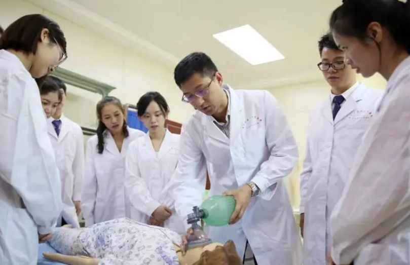 医科类大学排名被刷新，北京协和不负众望，北京中医药仅排第9名